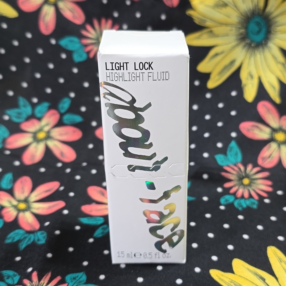 About-Face Light Lock Highlight Fluid Shade Shaken or Stirred